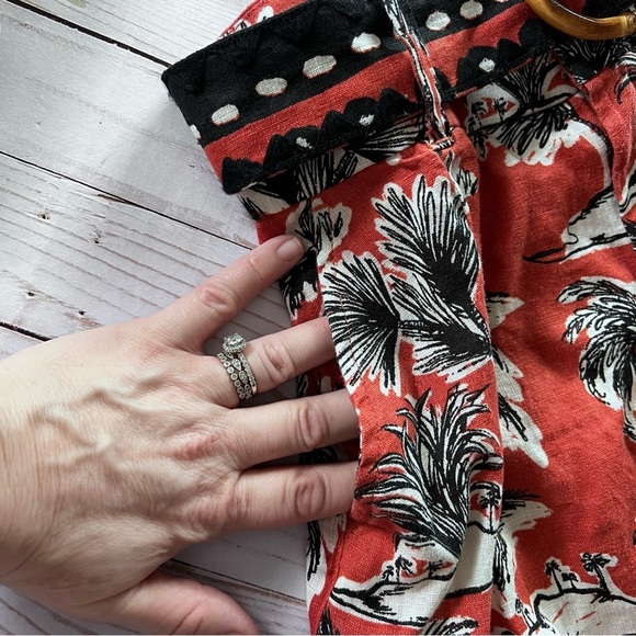 Tahari 100% European Flax Tropical Print Belted Shorts in Orange Black size 8 - Picture 5 of 10